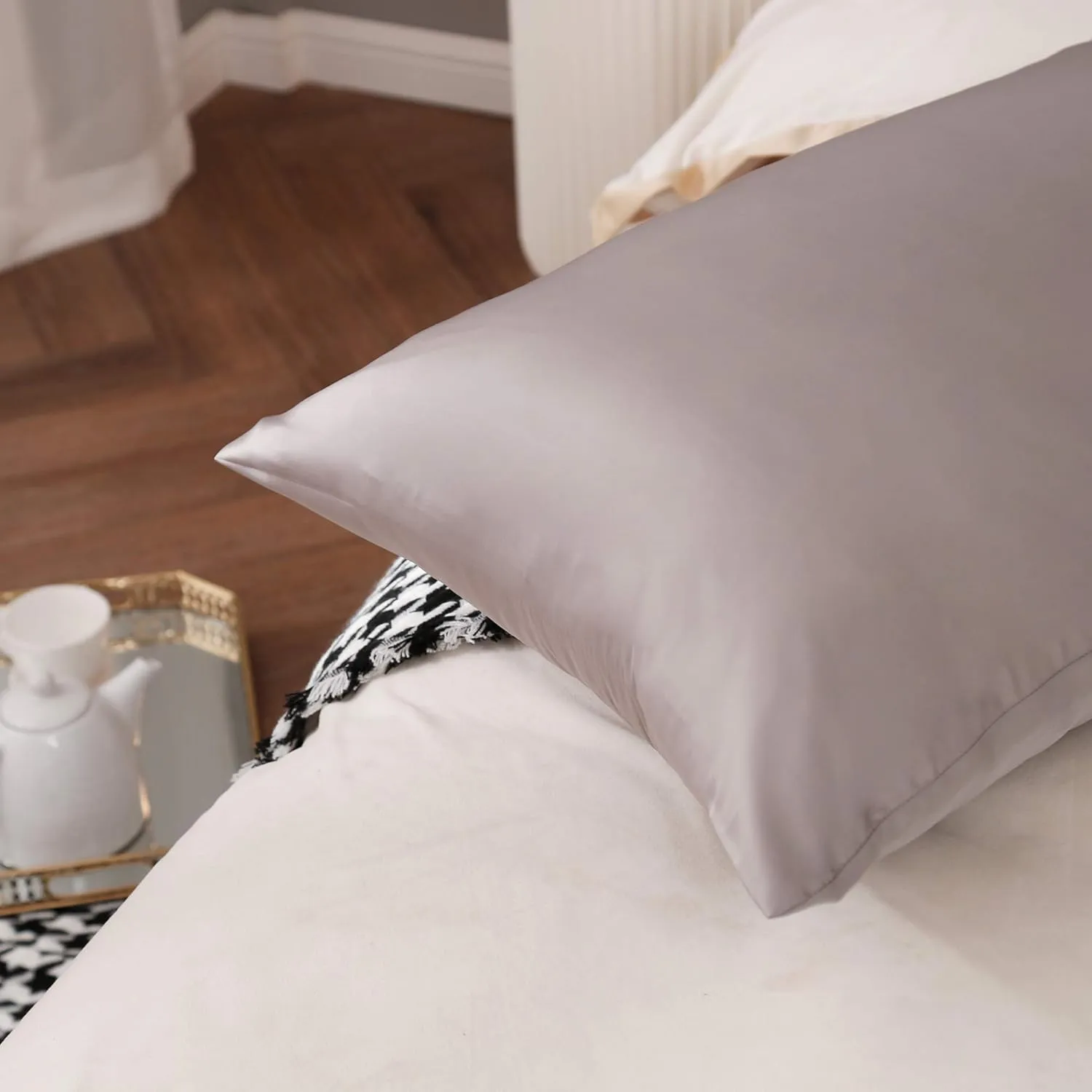 100% Silk Pillow Cases 2 Pack, Mulberry Silk Pillowcase for Hair and Skin with Hidden Zipper, Soft Breathable Smooth Cooling Silk Pillowcase for Sleeping Women (Grey, King)