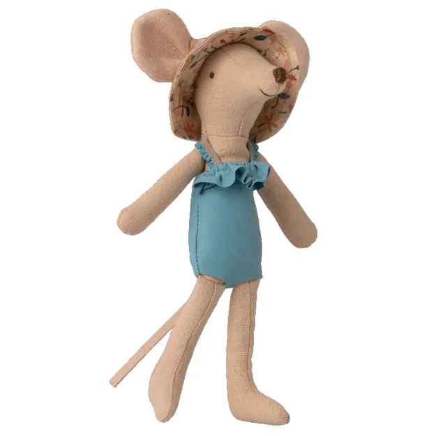 Beach Mouse Mum in Cabin
