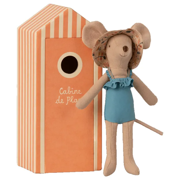 Beach Mouse Mum in Cabin