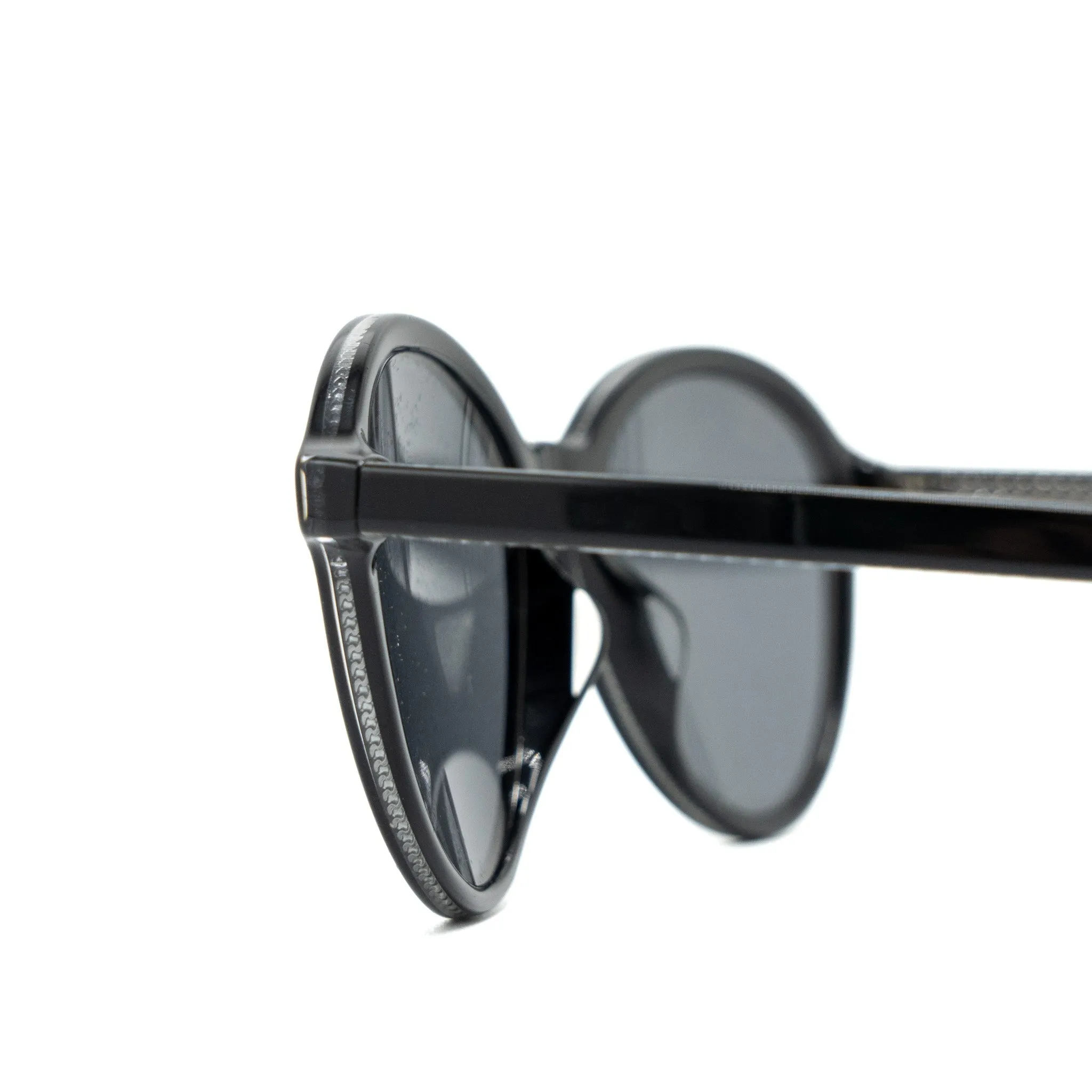 Chanel Easy-to-install Chic Silver Chain Black Decoration with Sunglasses