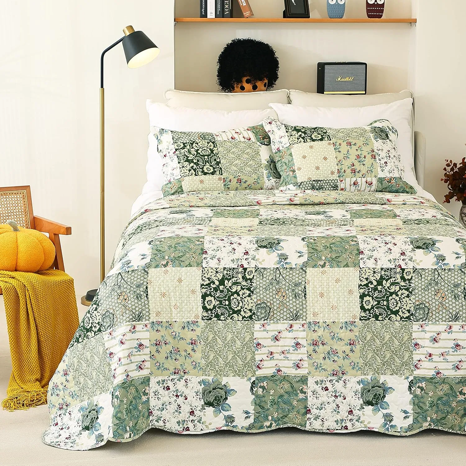 Cmfshape Summer Floral King Quilted Bedspread,Romantic Green Quilt Set King,Reversible Stitched Bedding Set All Season,Soft Lightweight Coverlet with Pillow Cases (Green&White, King102 x90)