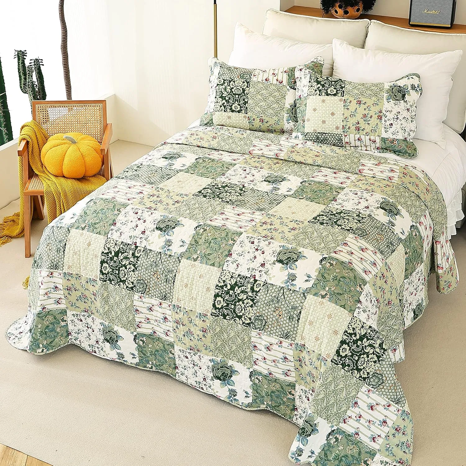 Cmfshape Summer Floral King Quilted Bedspread,Romantic Green Quilt Set King,Reversible Stitched Bedding Set All Season,Soft Lightweight Coverlet with Pillow Cases (Green&White, King102 x90)