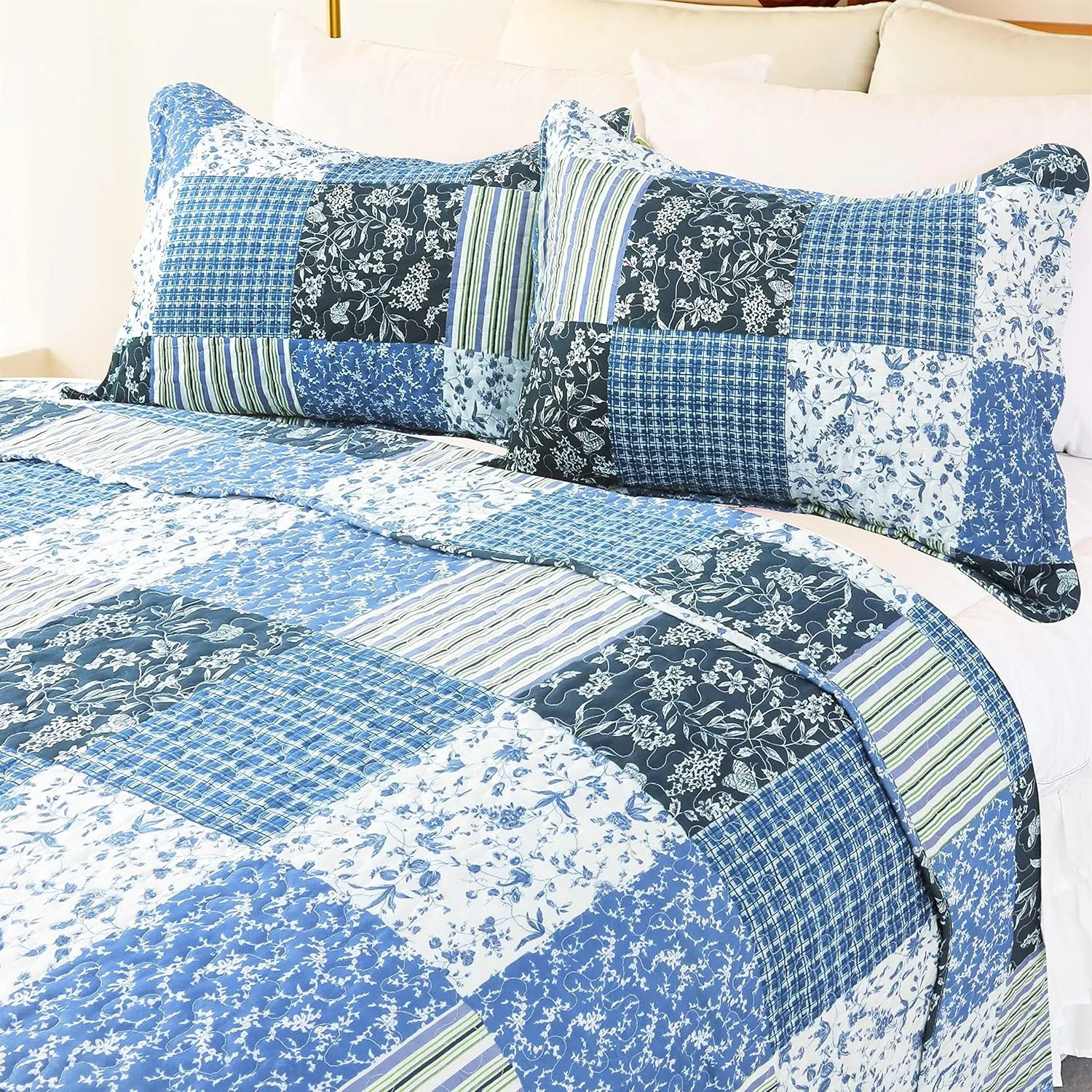 Cmfshape Summer Floral King Quilted Bedspread,Romantic Pink Quilt Set,Reversible Stitched Bedding Cover All Season,Soft Lightweight Coverlet with Pillow Cases (Blue&White, King(102"x90"))