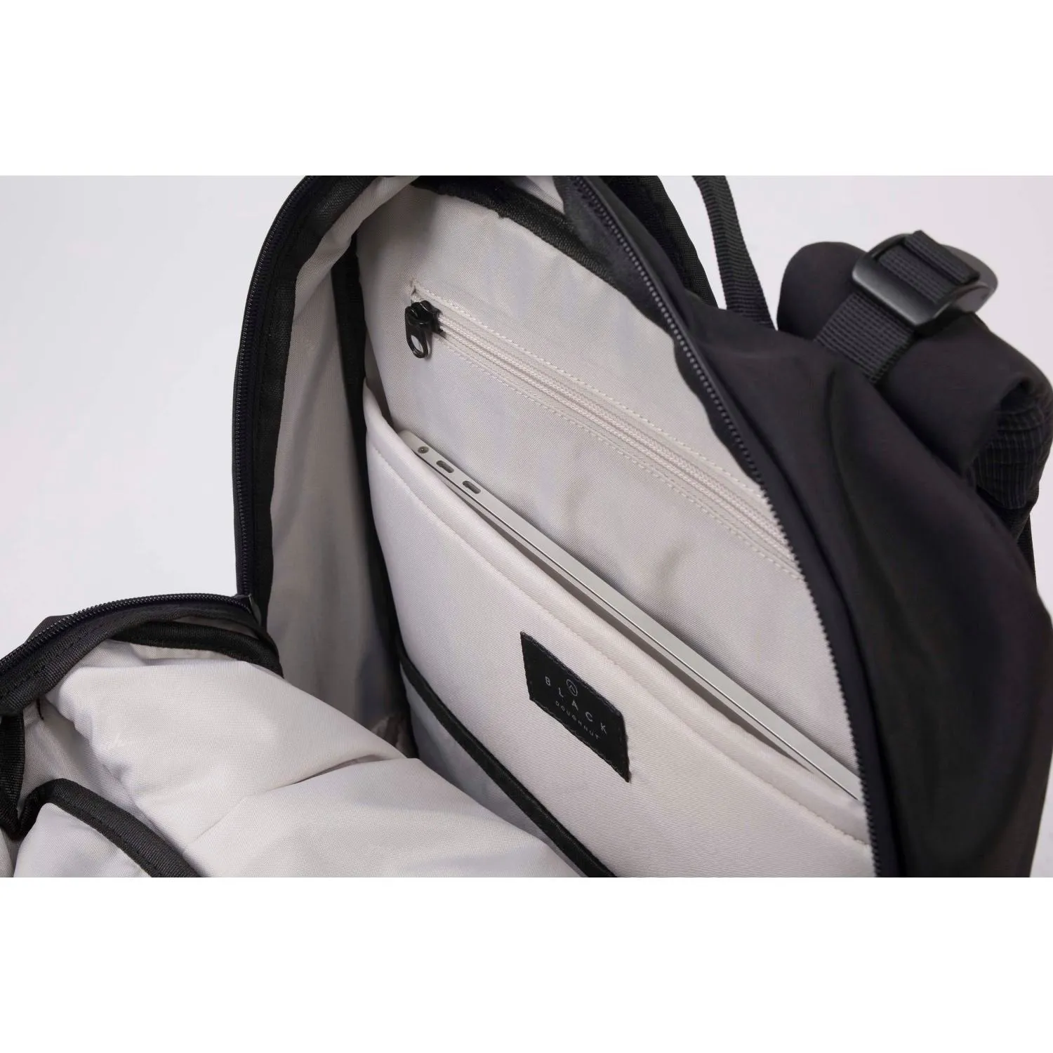 Doughnut Astir Large - Black