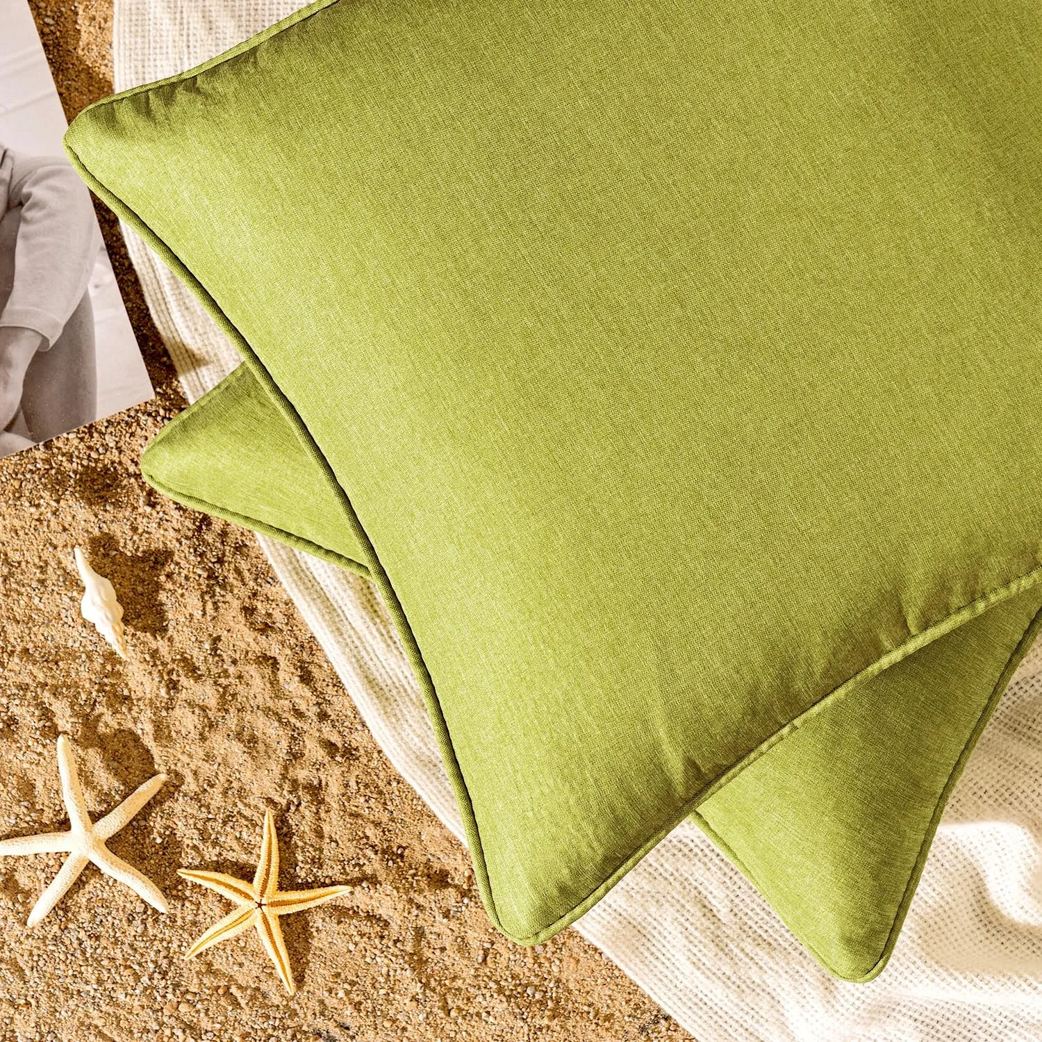 EMEMA Pack of 2 Decorative Outdoor Waterproof Throw Pillow Covers 20x20 Inch Solid Broadside Soft Outside Pillowcase Classic Cushion Cases for Patio Furniture Sunbrella for Balcony Decor Moss Green