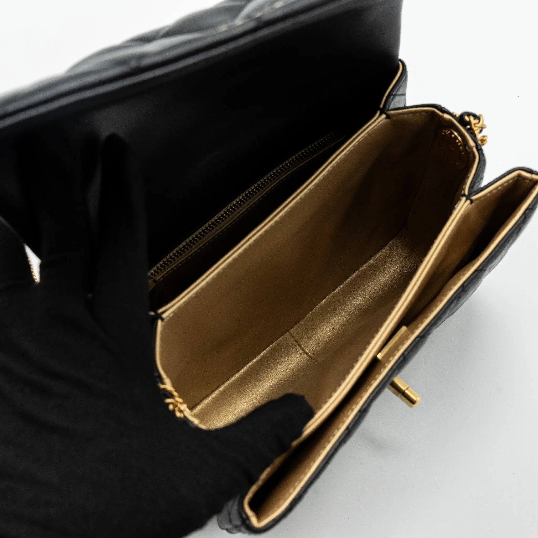 Exquisite Lambskin On Bag 22a Black (Microchip) Brushed Flap Chanel Chain Shoulder Button Optimized