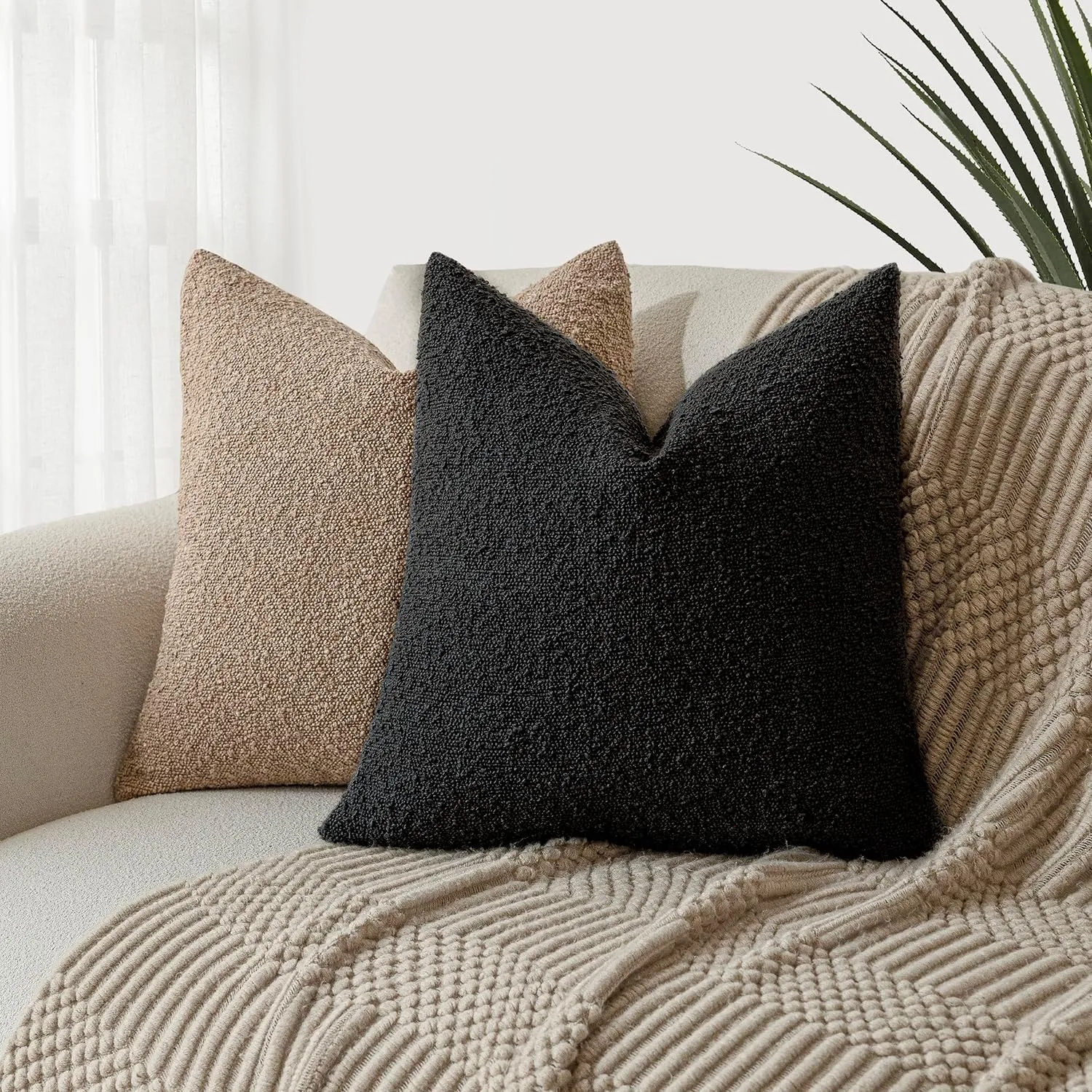Foindtower Set of 2, Decorative Textured Boucle Throw Pillow Covers Accent Solid Pillow Cases Neutral Soft Cozy Couch Cushion Case for Chair Sofa Bedroom Living Room Home Decor 18 x 18 Inch Black
