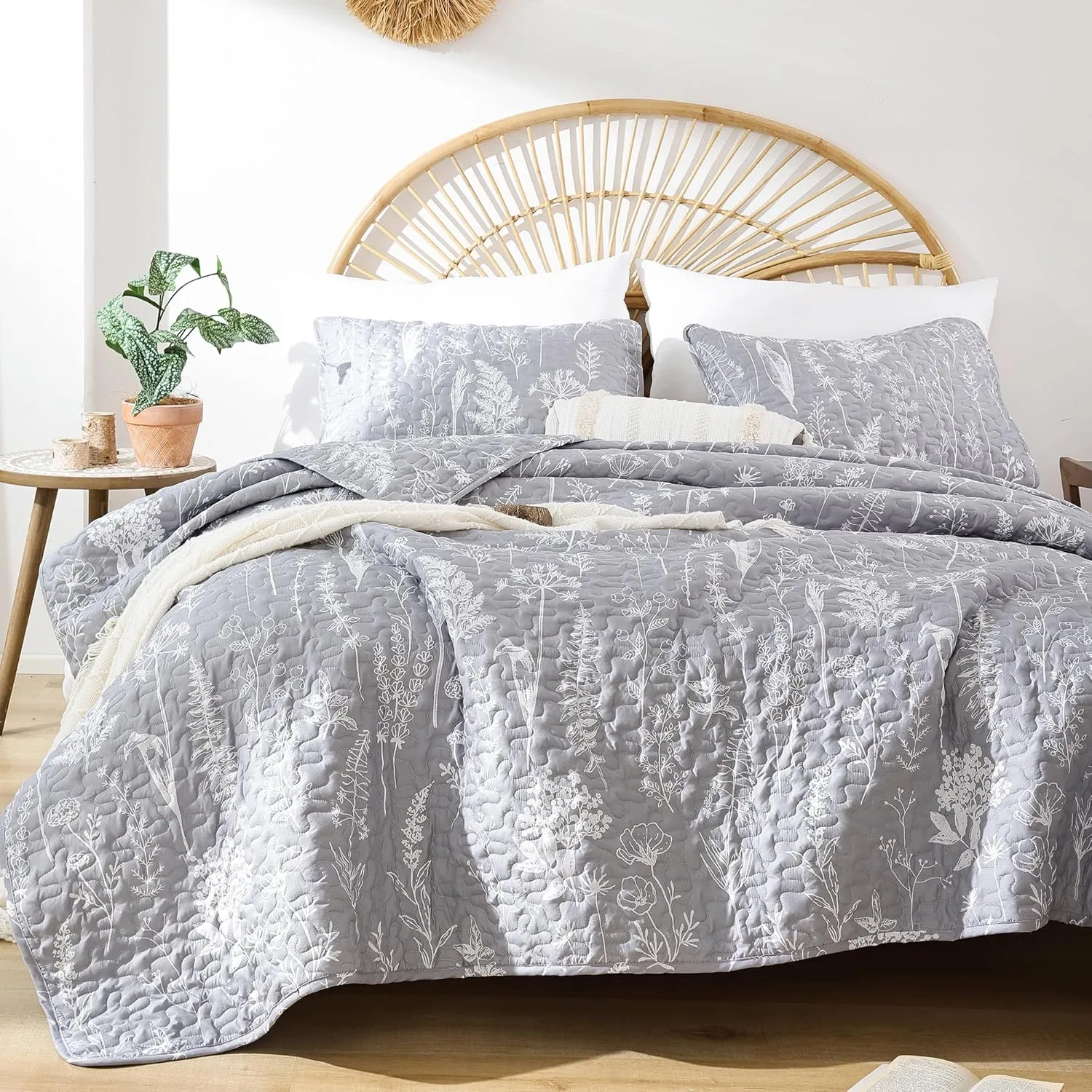 JANZAA Quilts Queen Size Bed Spread Botanical 3 Pieces Quilts Queen Size Sets with Floral Pattern Lightweight Microfiber Bedding Reversible 1 Quilt and 2 Pillow Cases-Grey
