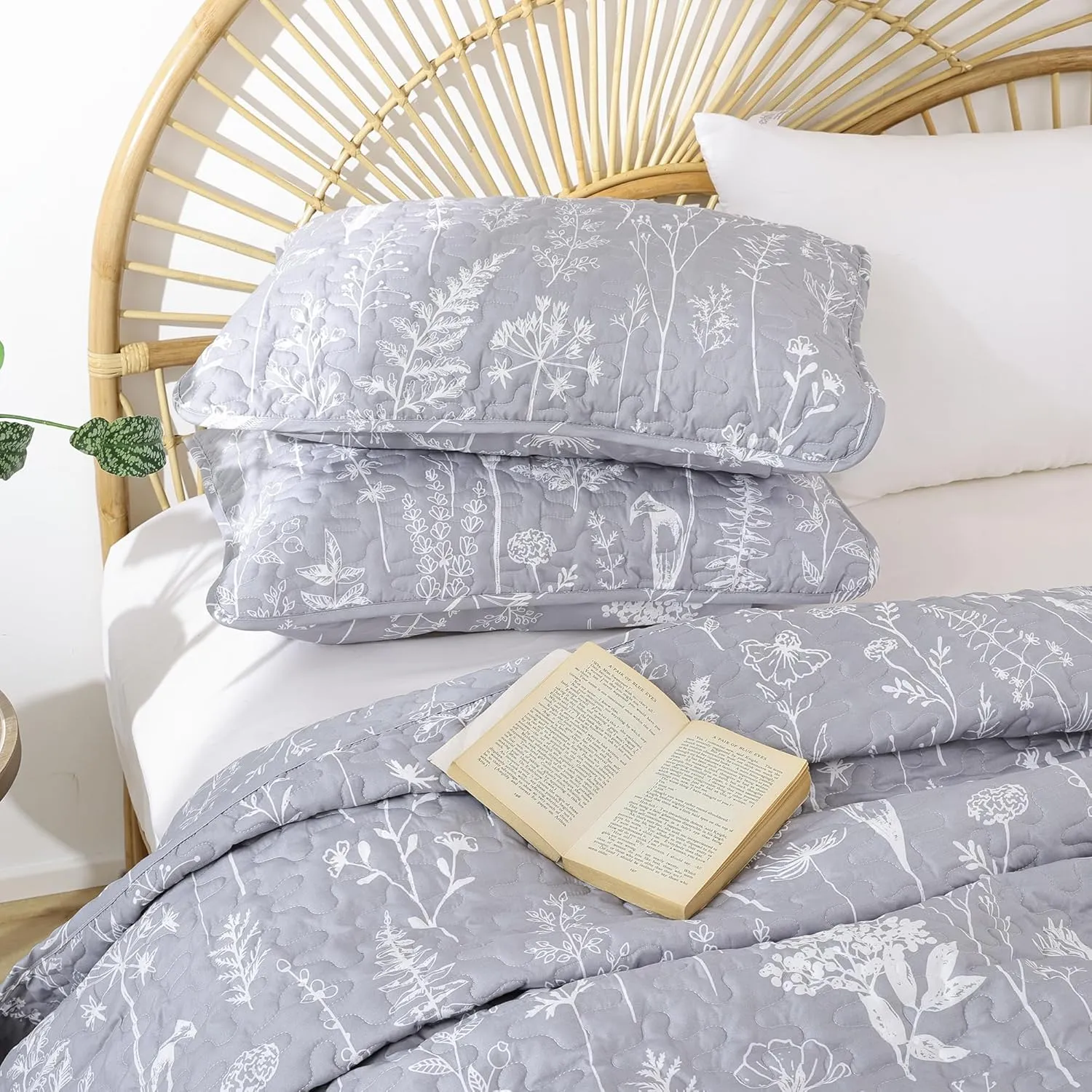 JANZAA Quilts Queen Size Bed Spread Botanical 3 Pieces Quilts Queen Size Sets with Floral Pattern Lightweight Microfiber Bedding Reversible 1 Quilt and 2 Pillow Cases-Grey