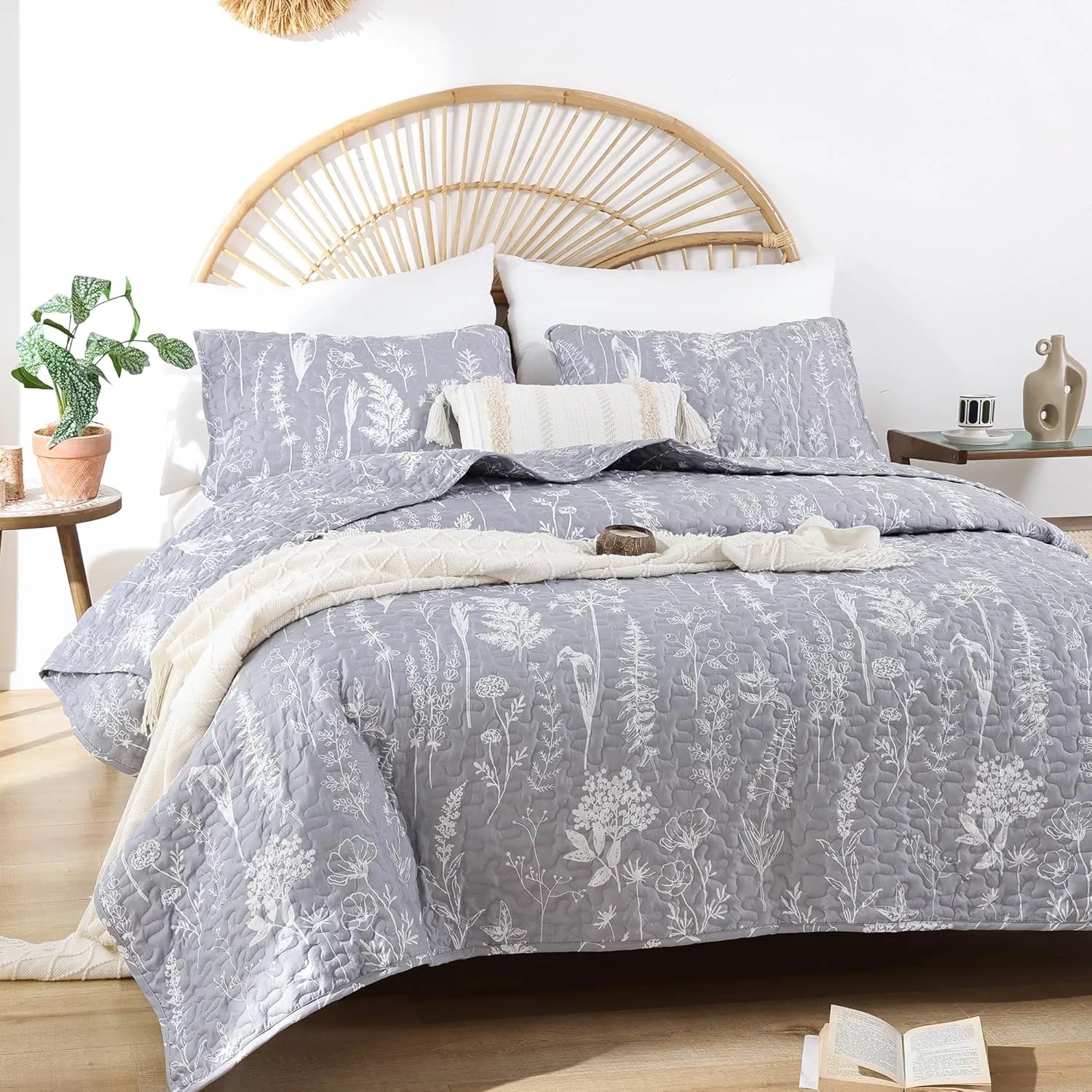 JANZAA Quilts Queen Size Bed Spread Botanical 3 Pieces Quilts Queen Size Sets with Floral Pattern Lightweight Microfiber Bedding Reversible 1 Quilt and 2 Pillow Cases-Grey