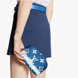 Louis Cosmetique Vuitton Seamless integration Pochette Escale Bleu Multi-device compatible