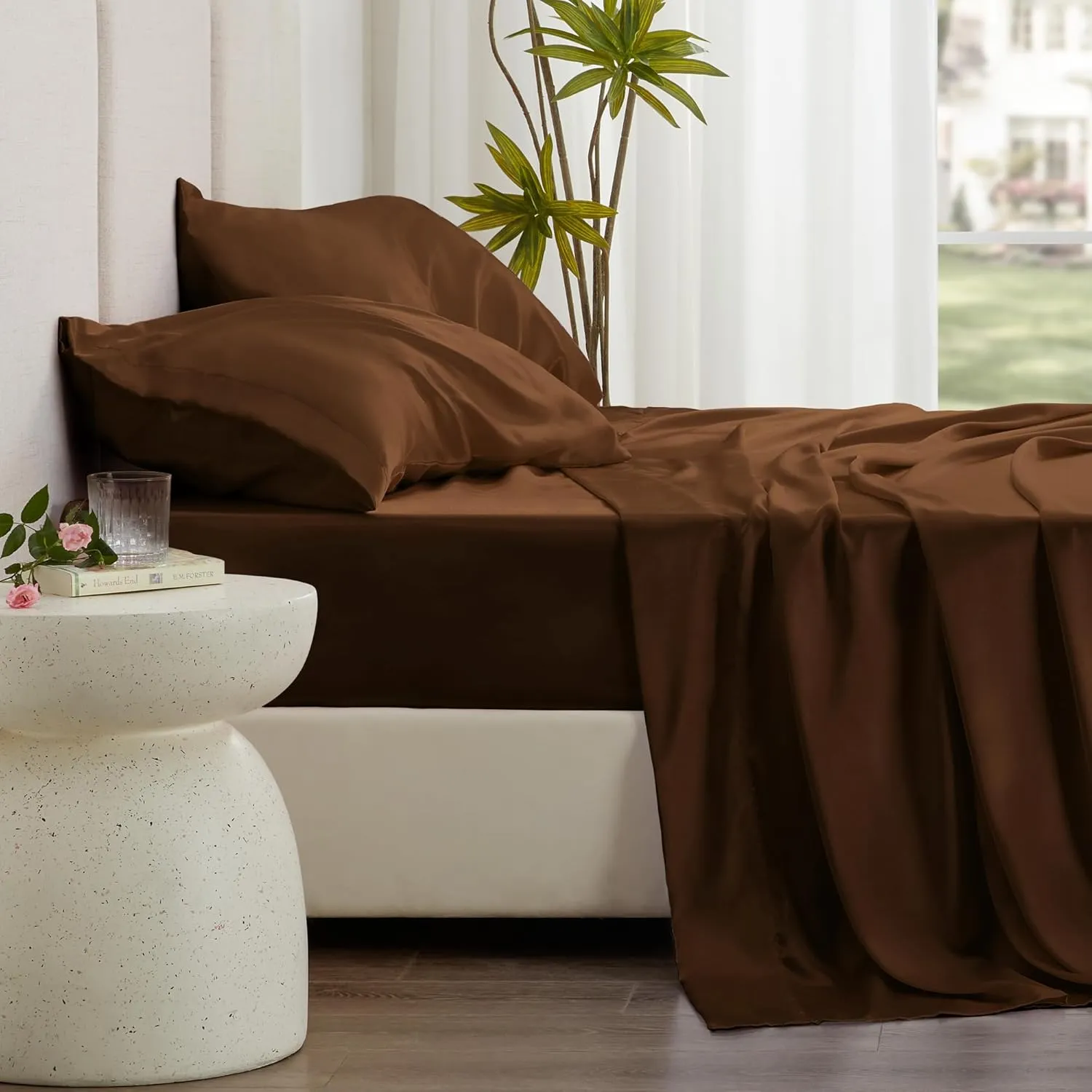 Love's cabin Satin Queen Sheets Set - 4 Piece Brown Silky Bed Sheets with Deep Pocket, Luxury Silk Feel Satin Queen Size Sheet Set (1 Flat Sheet,1 Fitted Sheet,2 Pillow Cases)