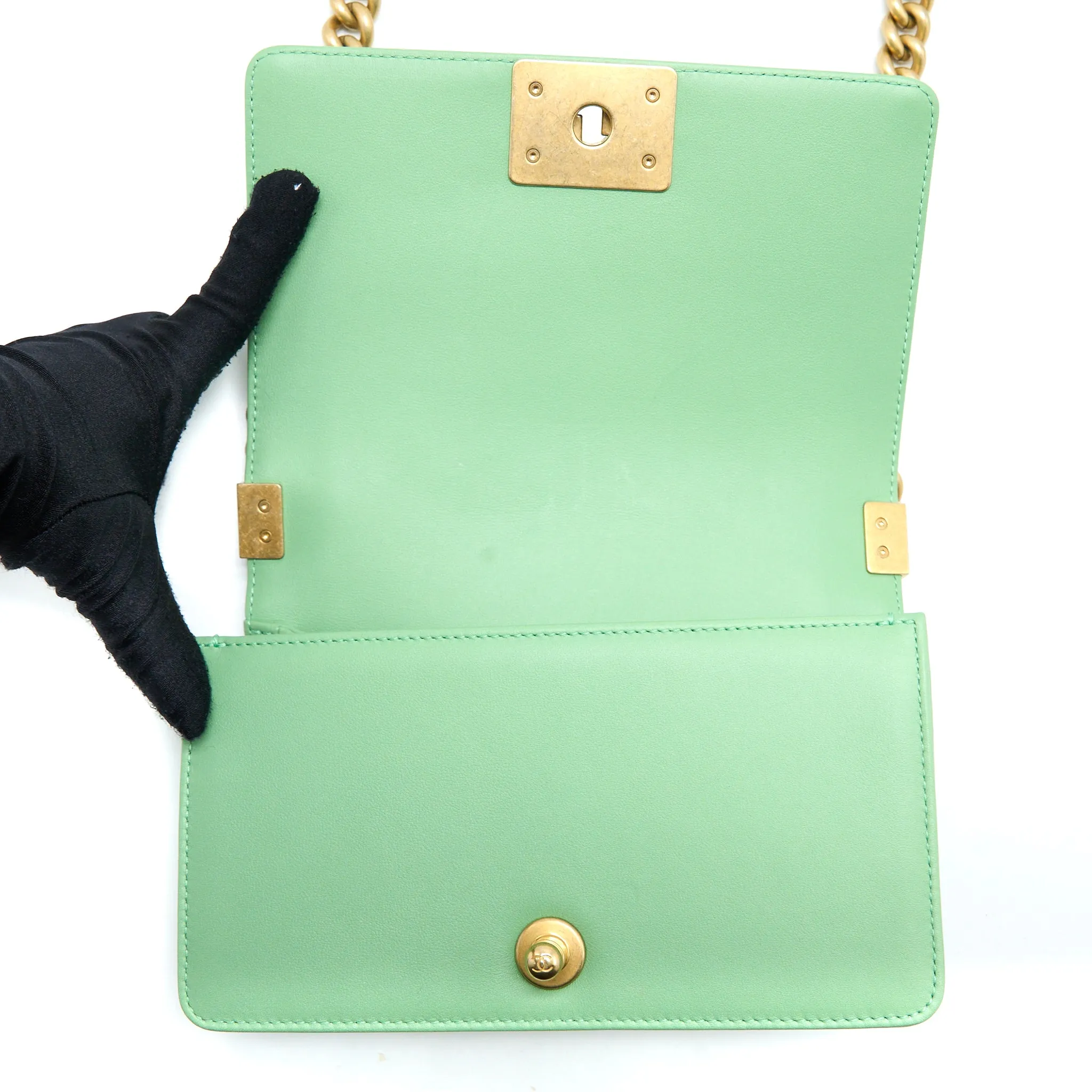 Loyal customers Boy Big-value deals Bag Chanel Calfskin Green Small
