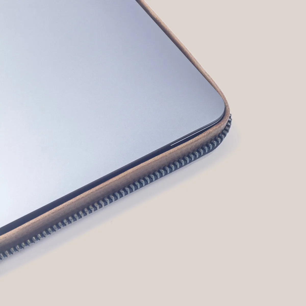MacBook Zippered Laptop Case - Vintage Tan