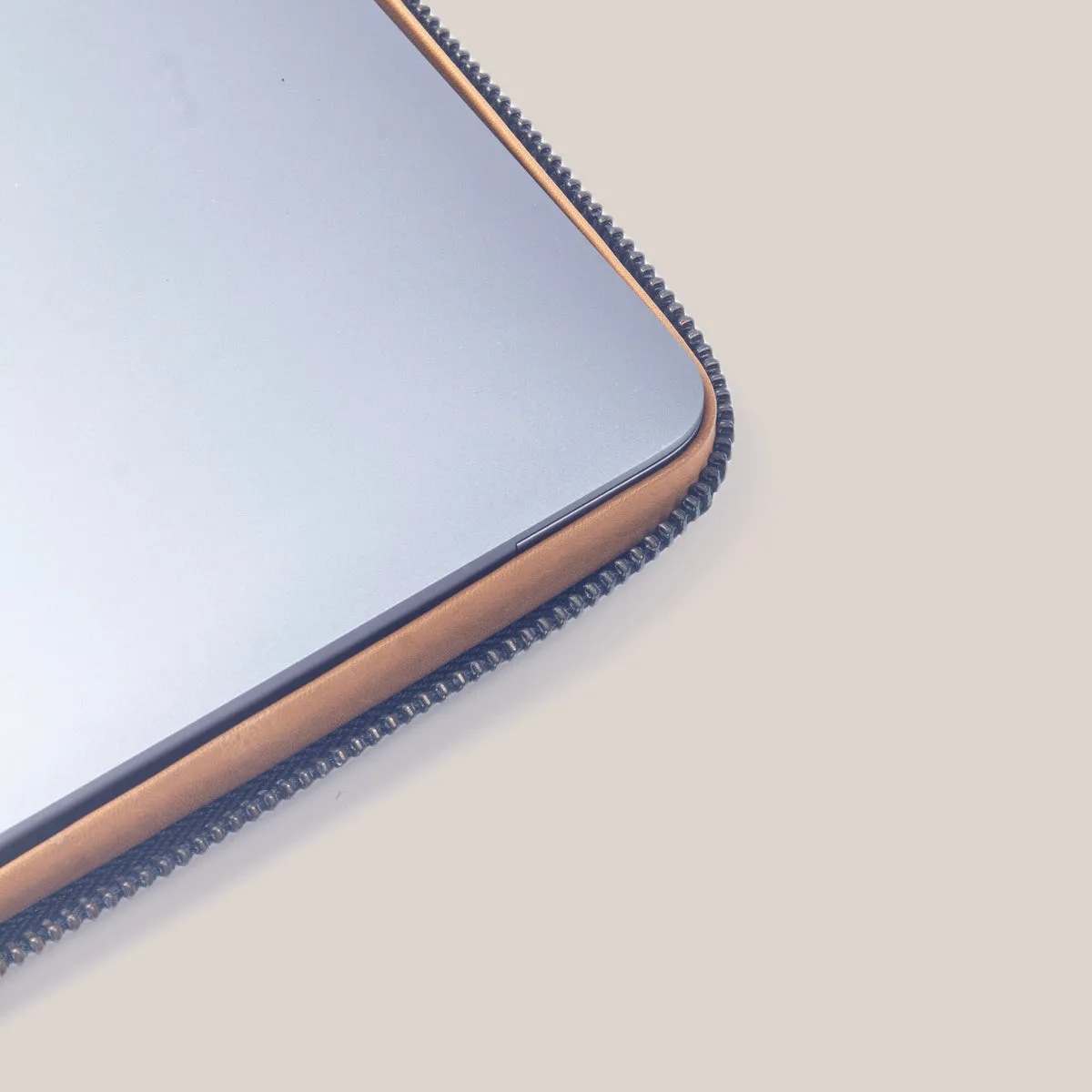 MacBook Zippered Laptop Case - Vintage Tan