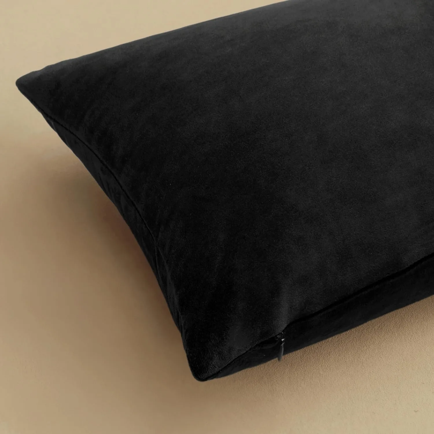 MIULEE Pack of 2, Velvet Soft Solid Decorative Square Throw Pillow Covers Set Cushion Cases Pillowcases for Home, Sofa Bedroom Car 18 x 18 Inch 45 x 45 Cm, Black