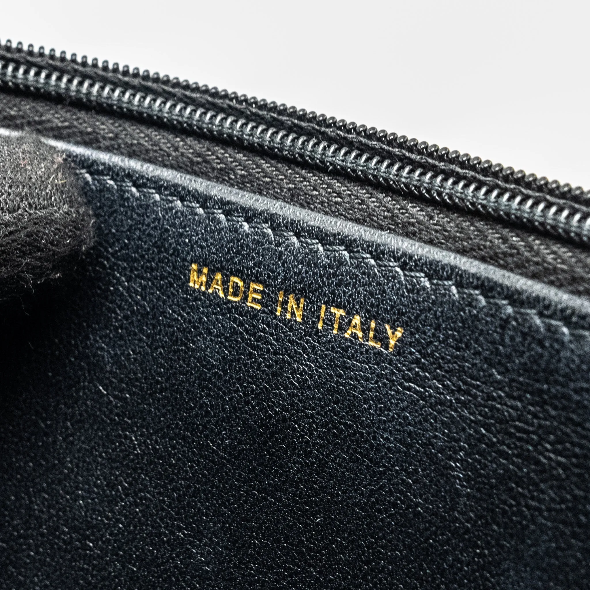 On Lion Lambskin CHANEL Wallet Responsive Buy-one-get-one (microchip) 23A  Charms Chain Black