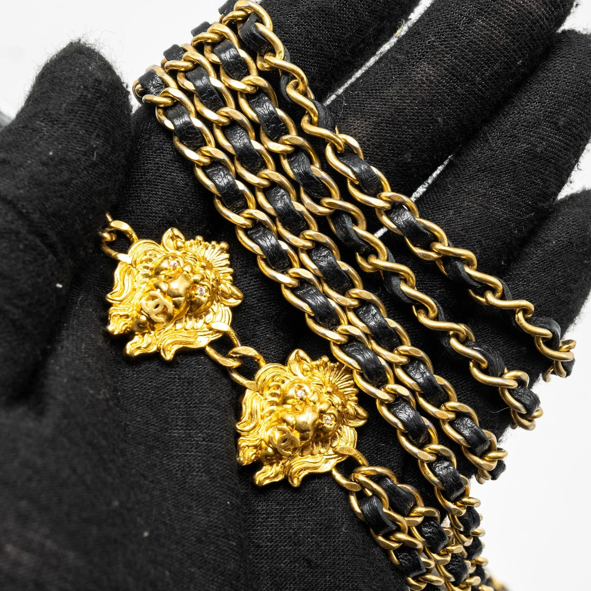 On Lion Lambskin CHANEL Wallet Responsive Buy-one-get-one (microchip) 23A  Charms Chain Black