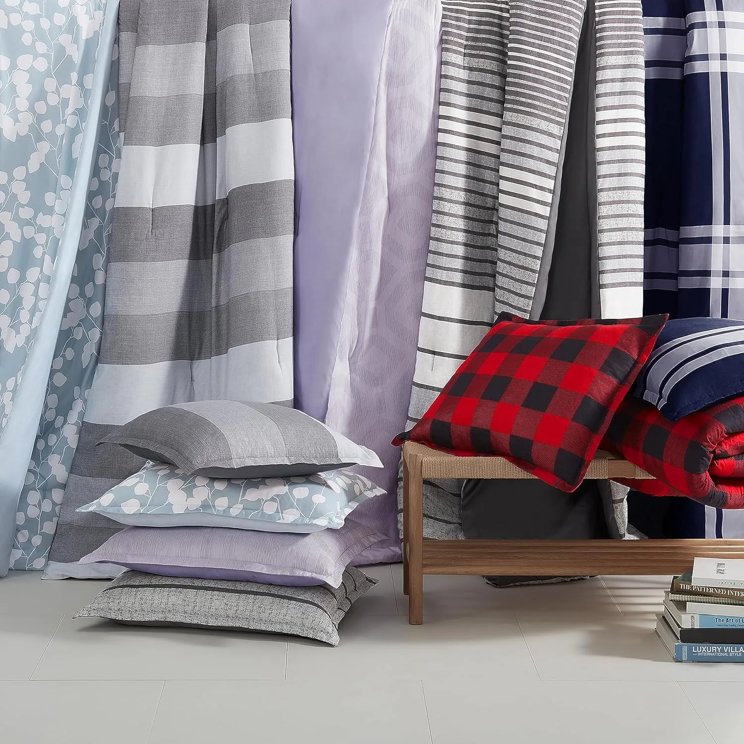 Serta Simply Clean Alex Soft 5 Piece Buffalo Check Plaid Bed in A Bag Complete Bedding Comforter Set with Sheets and Pillow Cases for All Season, Twin/Twin XL, Black/White
