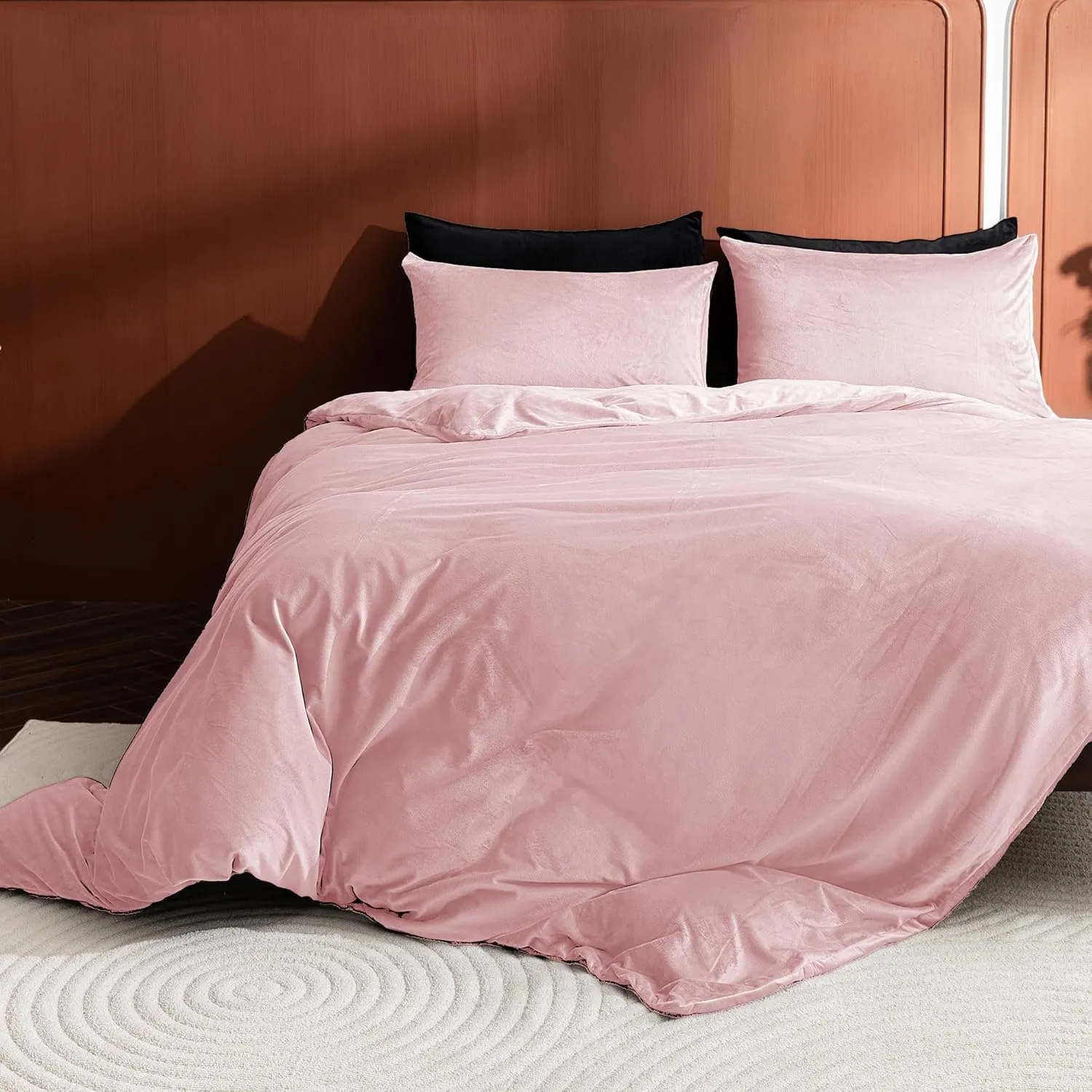 TELUS 2 Pack Zippered Velvet Queen Pillowcases, Super Soft and Cozy Luxury Fuzzy Flannel Pillow Cases with Zipper, 20x30 Inches, Pink