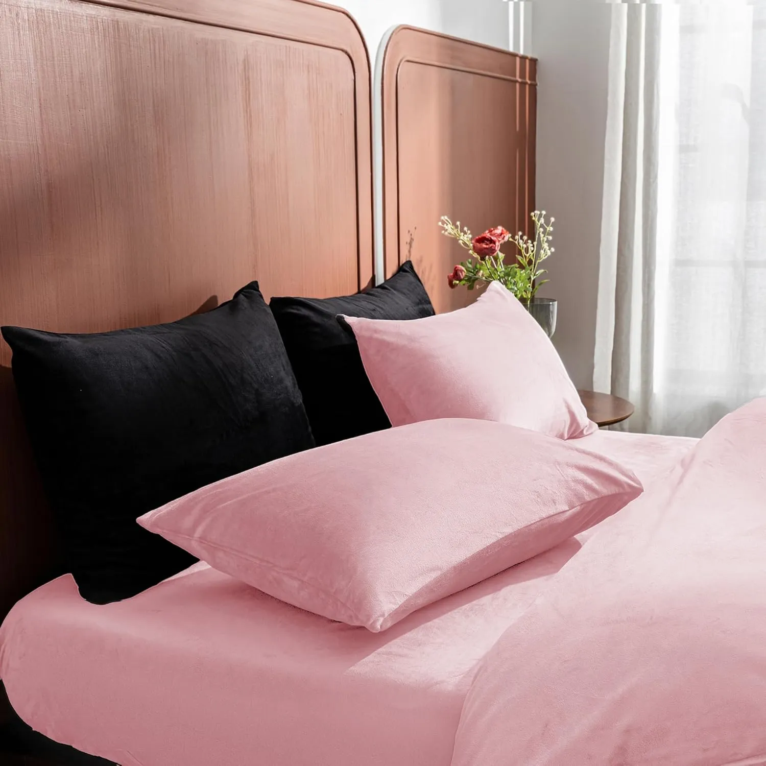 TELUS 2 Pack Zippered Velvet Queen Pillowcases, Super Soft and Cozy Luxury Fuzzy Flannel Pillow Cases with Zipper, 20x30 Inches, Pink