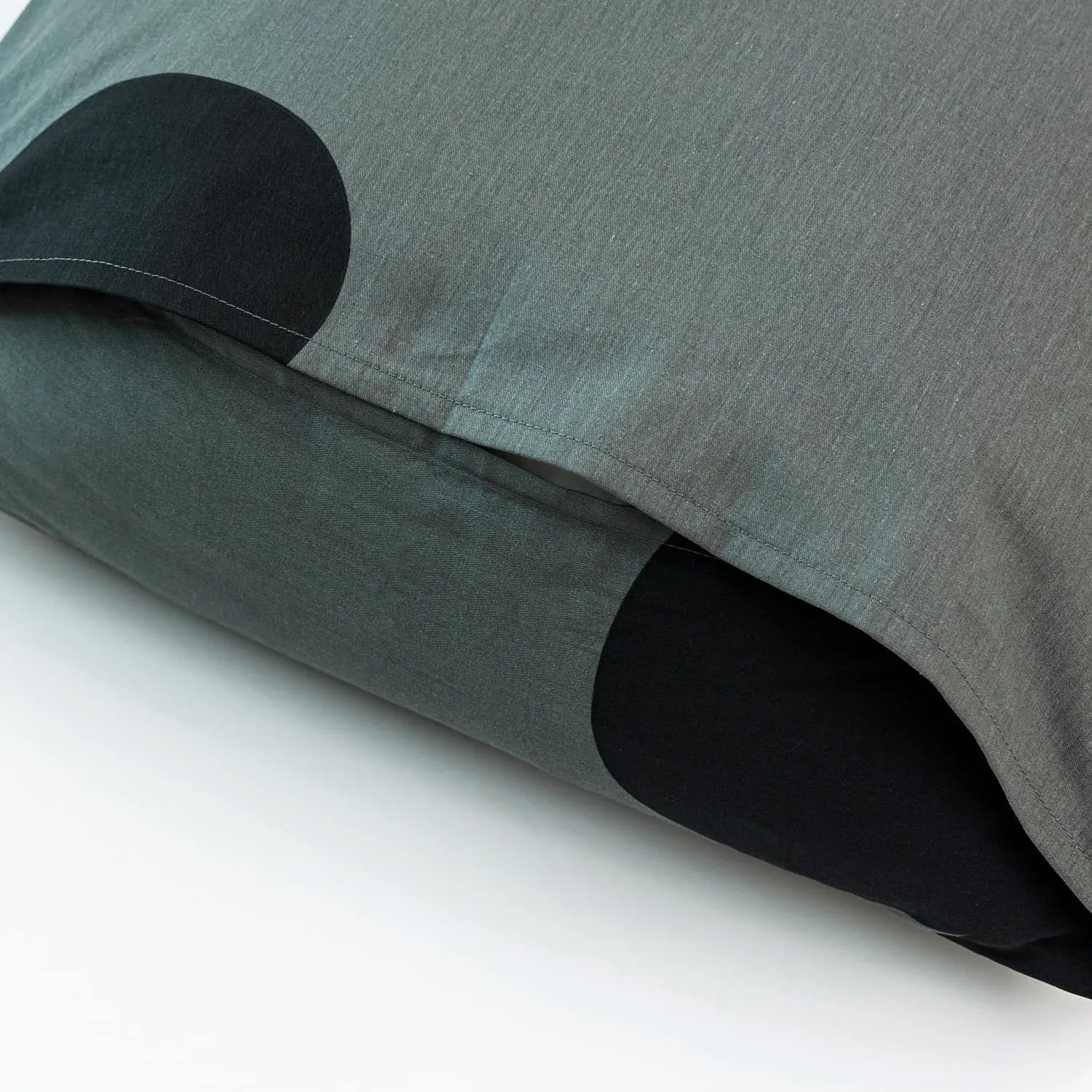 YuHeGuoJi Black Floral Pillowcases Set of 2 Queen 100% Cotton Gray Flower Pillow Cases Envelope Closure Plant Print Pillow Covers Decorative Botanical Pattern Pillow Protector 2 Pack 20x26 Inch