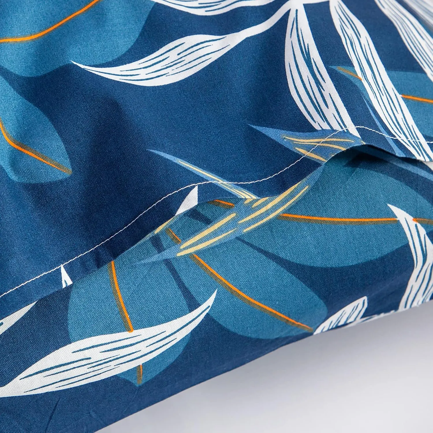 YuHeGuoJi Pillowcases Queen Size 100% Cotton Set of 2 Blue White Leaves Tropical Plants Print Decorative Bed Pillow Covers with Envelope Closure Hotel Quality Soft Breathable (2 Packs, 20 x 26 Inch)