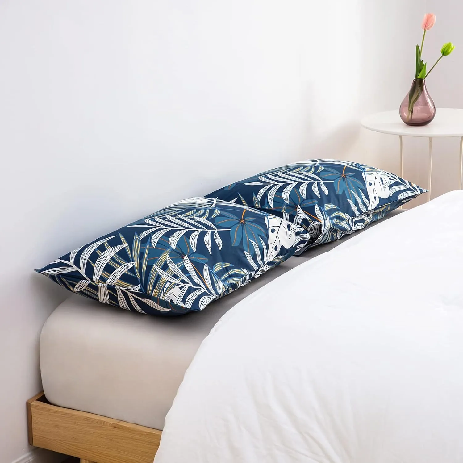 YuHeGuoJi Pillowcases Queen Size 100% Cotton Set of 2 Blue White Leaves Tropical Plants Print Decorative Bed Pillow Covers with Envelope Closure Hotel Quality Soft Breathable (2 Packs, 20 x 26 Inch)