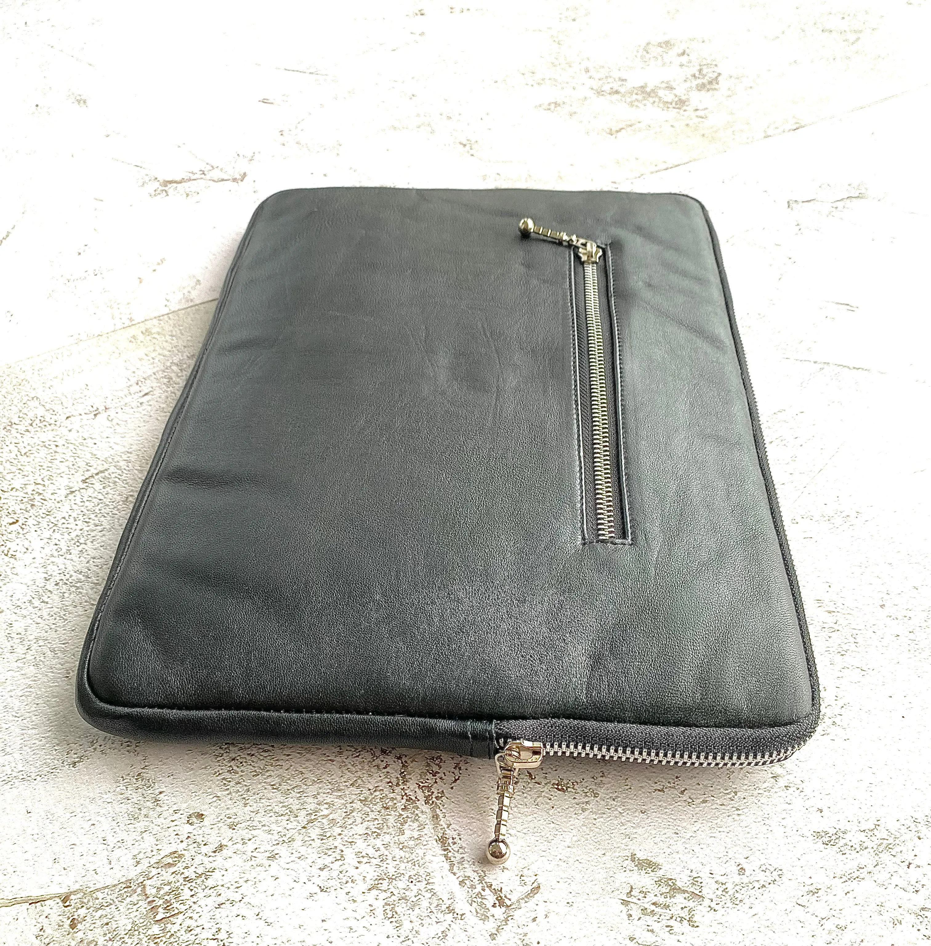 Ziji Laptop Case ~ Silver